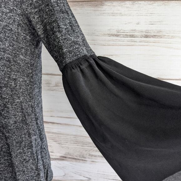 Lord and Taylor Design Lab Bell Sleeve Top Small - Picture 2 of 4